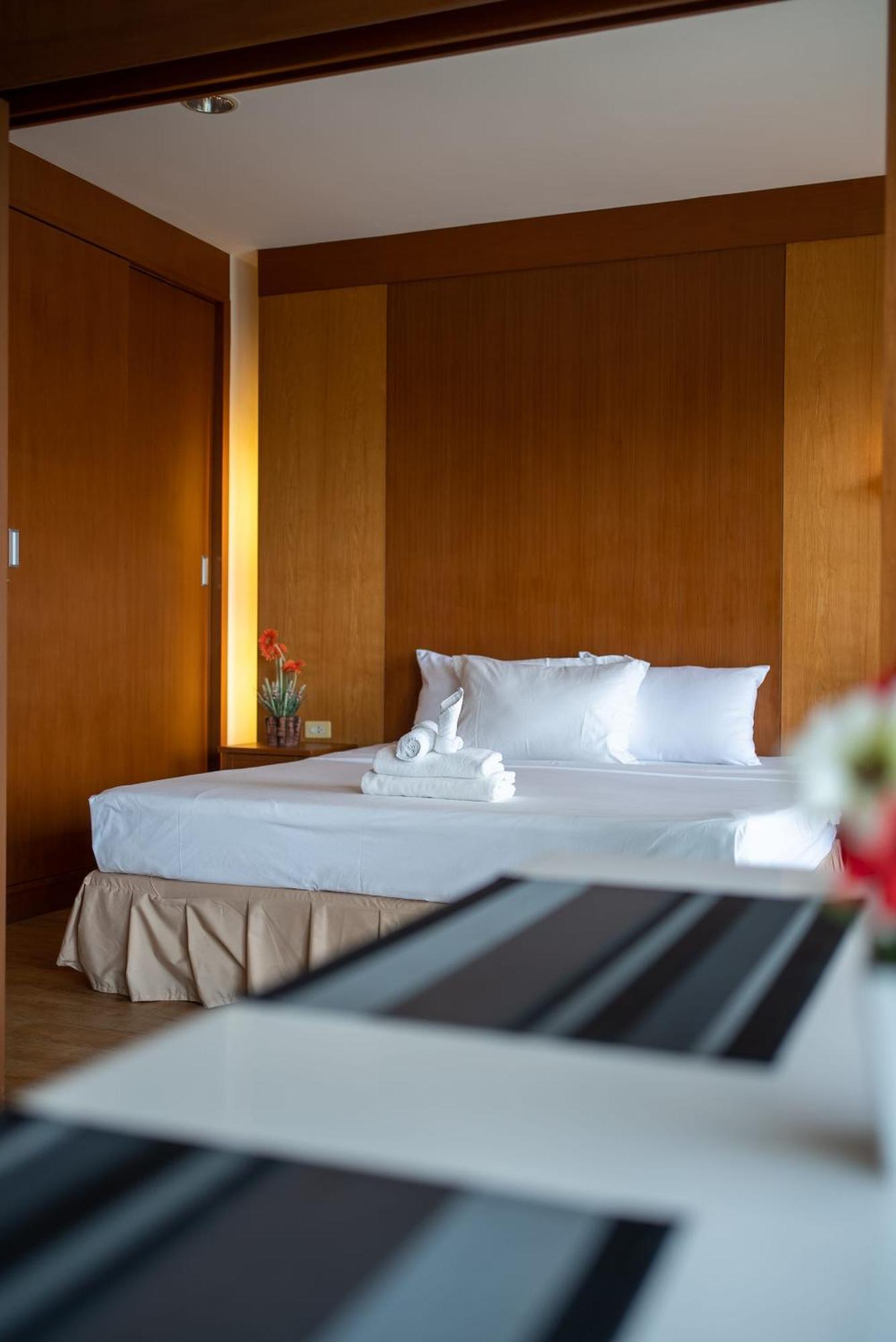 Vtsix At View Talay 6 Hotel Pattaya ภายนอก รูปภาพ